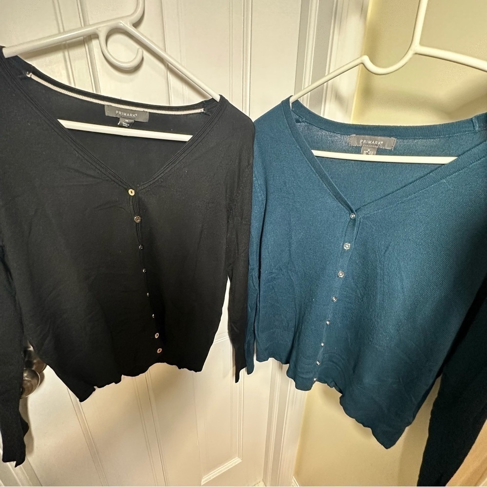 PRIMARK Lot of 2 Tops V-Neck Button Down Cardigan Sweater Women’s Size M